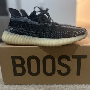 Yeezy Boost 350 V2 ‘CARBON’